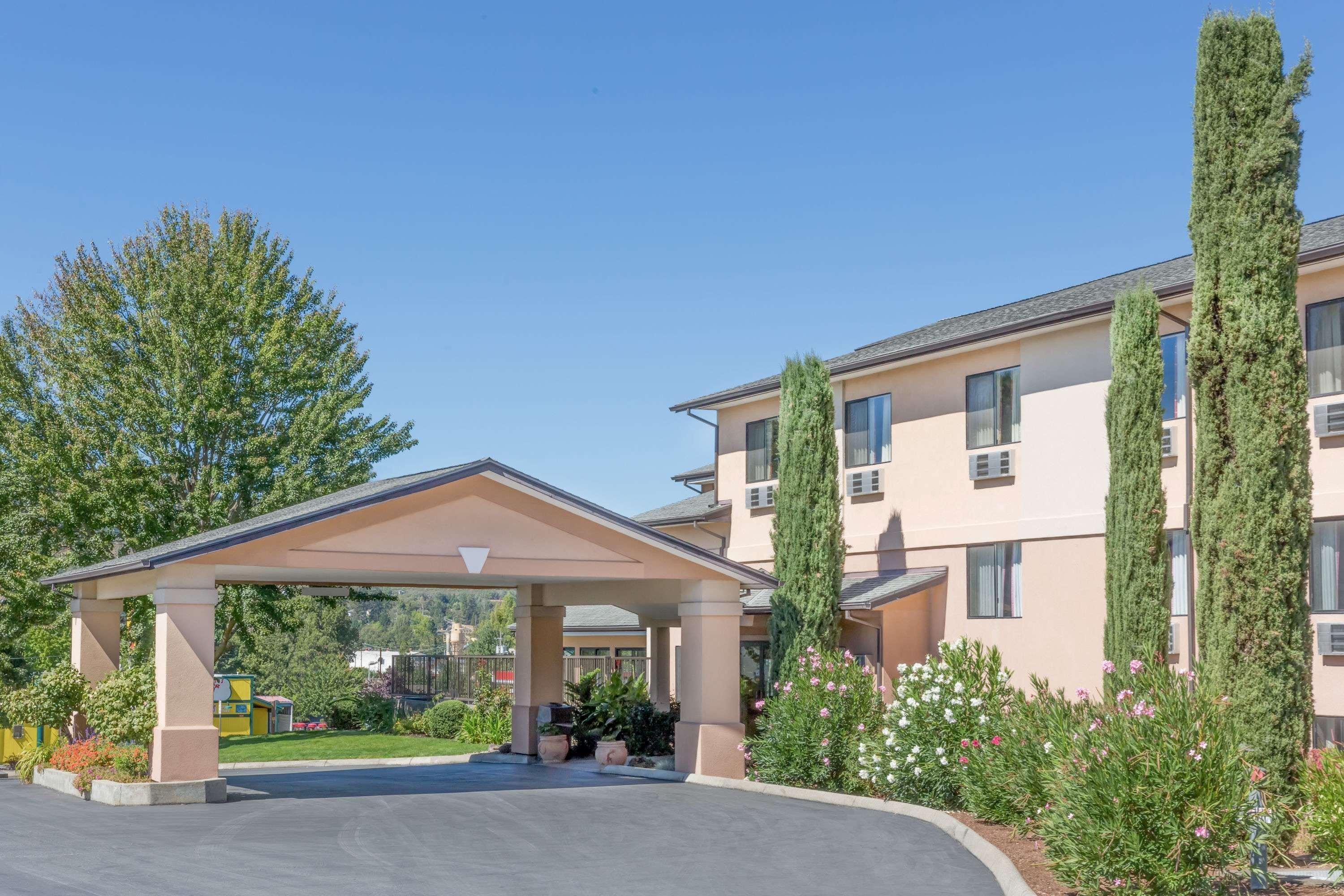 Motel Super 8 By Wyndham Grants Pass Exteriér fotografie